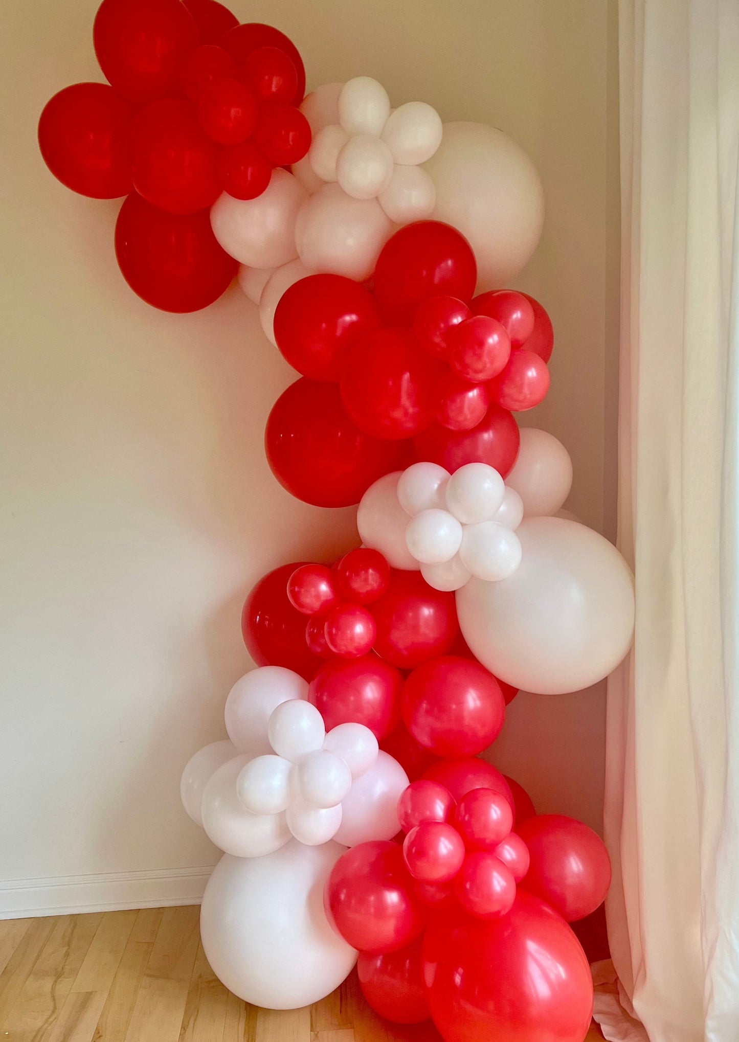 Candy Cane Balloon Garland Kit