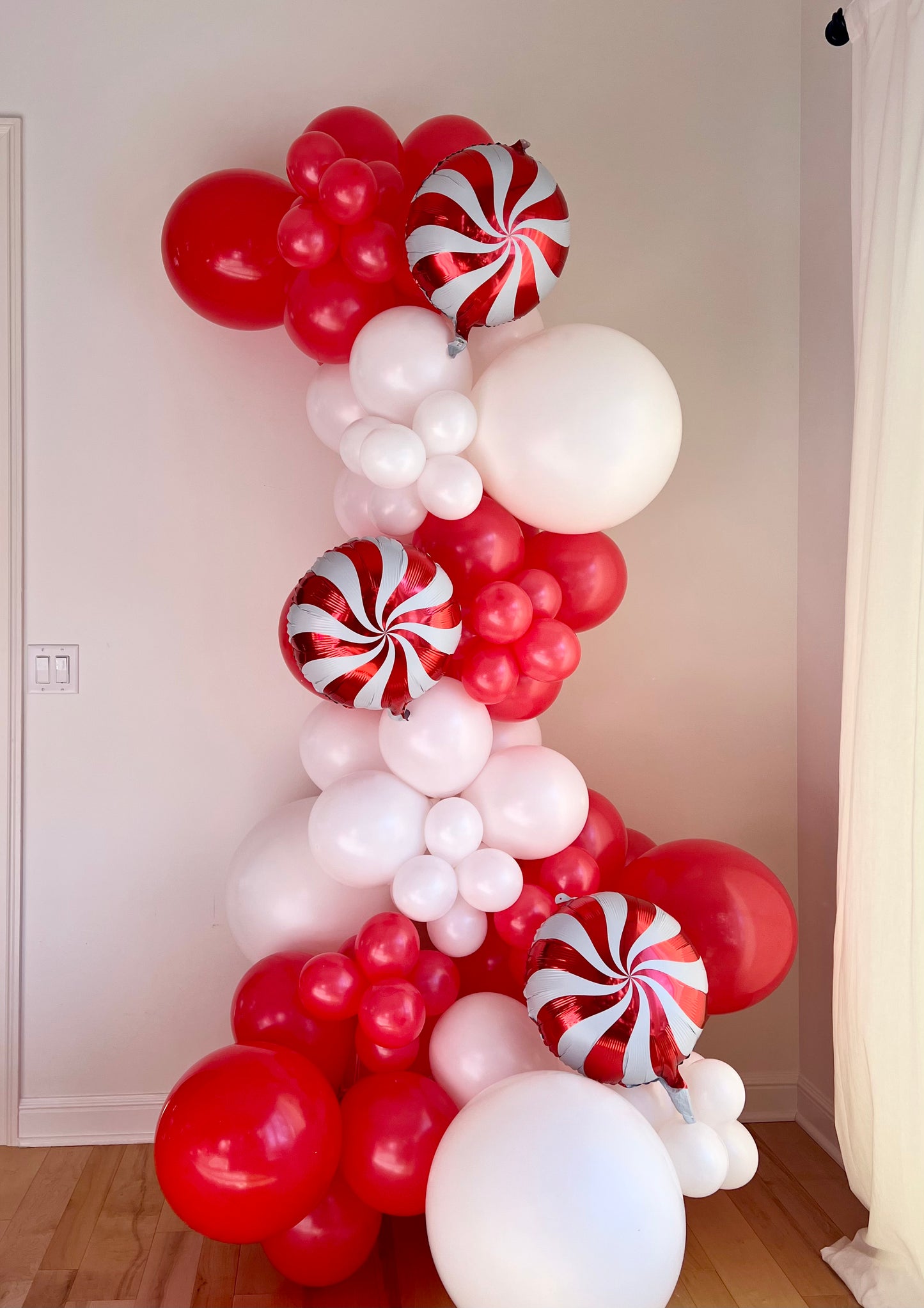 Candy Cane Balloon Garland Kit